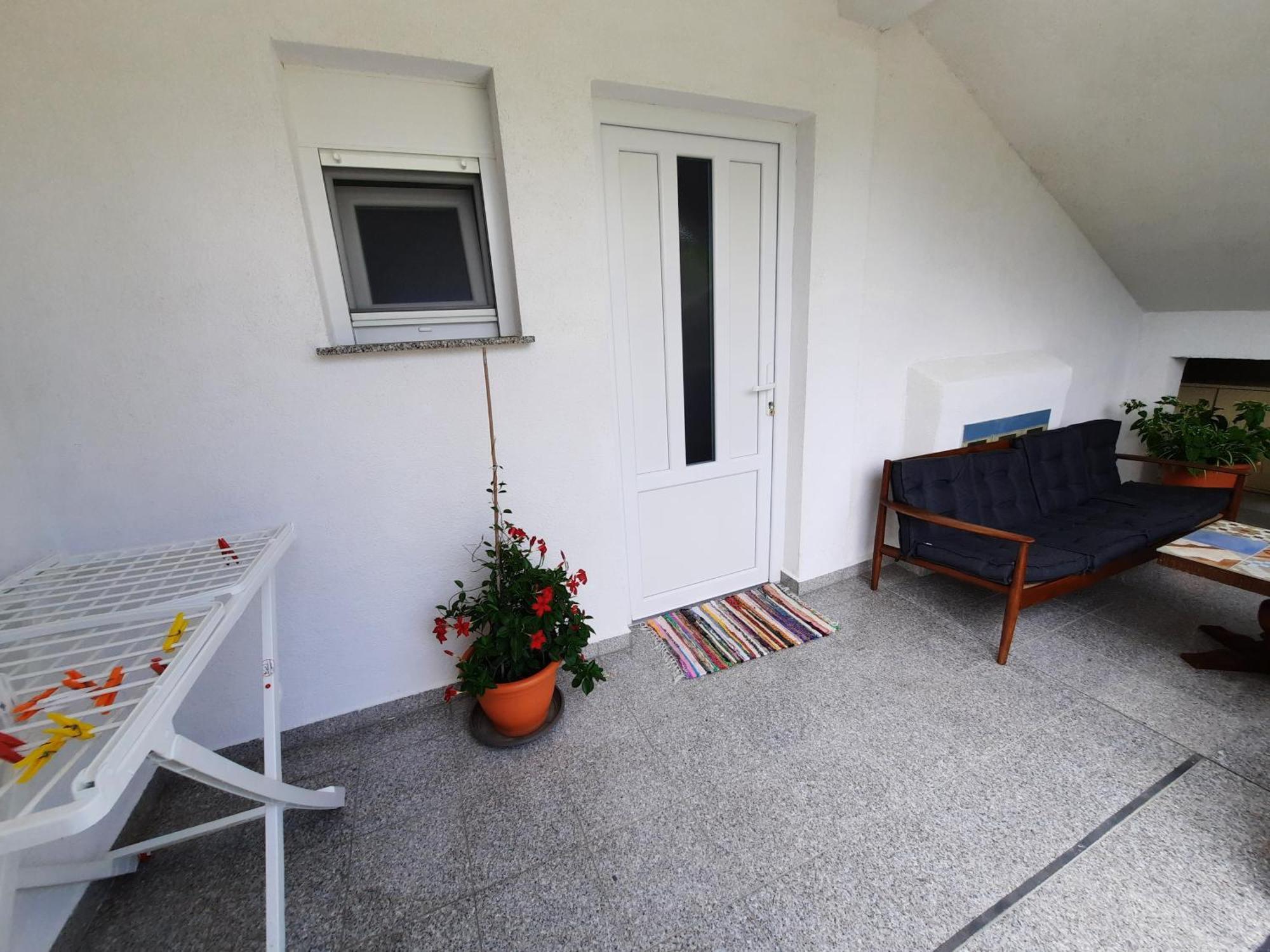 Apartmani Zekic Lopar Bilik gambar
